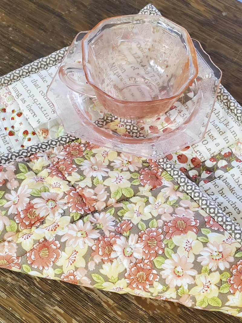 Dnp hot pad with back Dnp hot pad with back